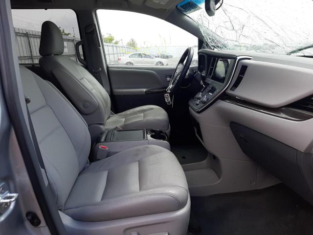 Photo 5 from auction – 2017 TOYOTA SIENNA XLE with VIN 5TDYZ3DC3HS849854