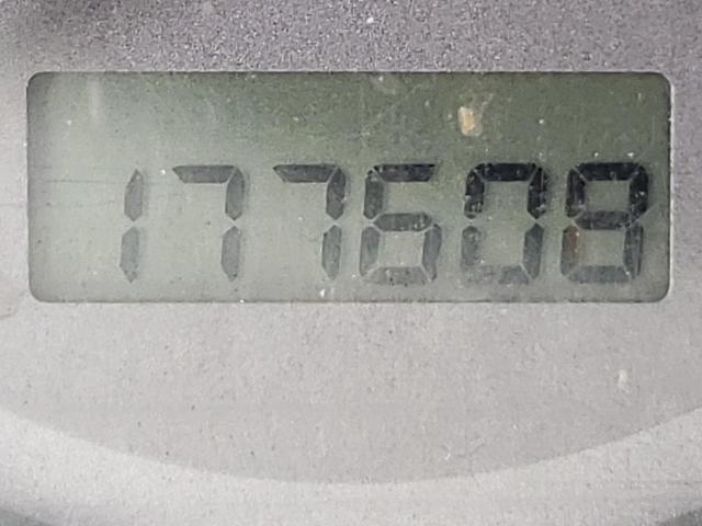 Photo 8 from auction – 2001 HONDA CIVIC LX with VIN 1HGEM21561L043582