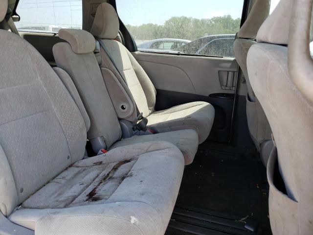 Photo 6 from auction – 2017 TOYOTA SIENNA LE with VIN 5TDKZ3DCXHS855849