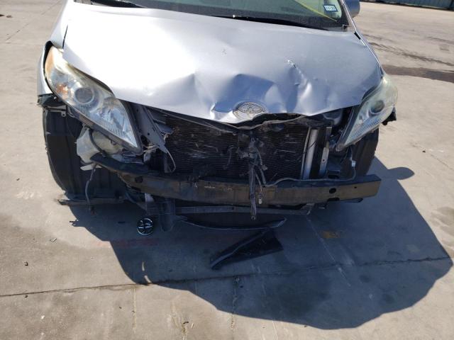 Photo 9 from auction – 2012 TOYOTA SIENNA XLE with VIN 5TDYK3DCXCS201361