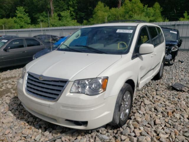 Photo 2 from auction – 2010 CHRYSLER TOWN & COU with VIN 2A4RR5D14AR168044