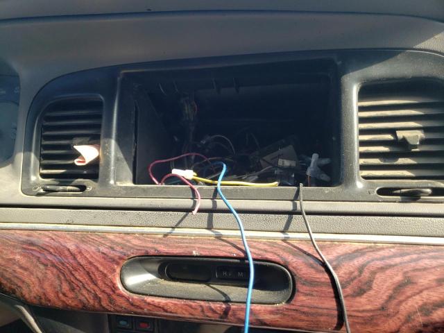 Photo 9 from auction – 2000 MERCURY GRAND MARQ with VIN 2MEFM75W4YX671753