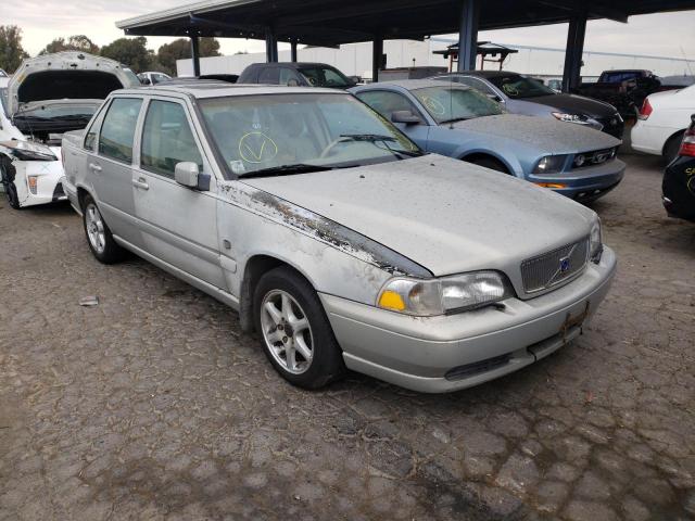 VOLVO S70 BASE 2000 with VIN YV1LS61J4Y2664359 - Photo from auction