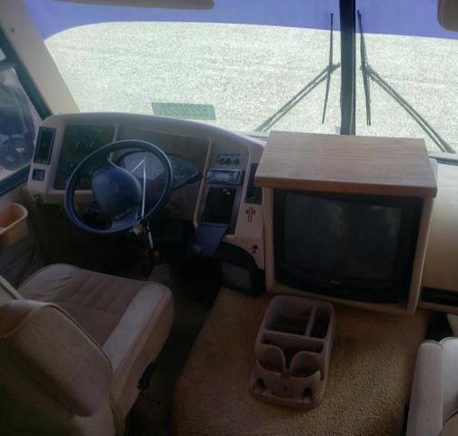 Photo 5 from auction – 1999 FORD MOTORHOME with VIN 3FCMF53SXXJA16208