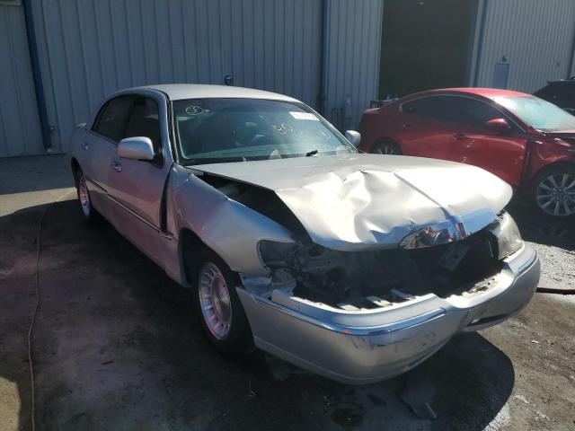 LINCOLN TOWN CAR E 1998 with VIN 1LNFM81W9WY706728 - Photo from auction