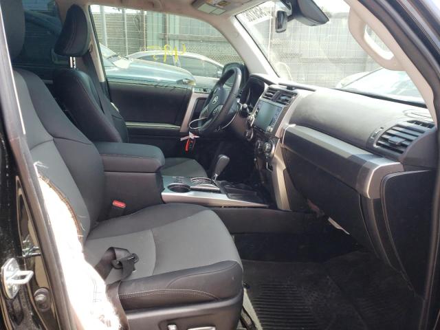Photo 5 from auction – 2022 TOYOTA 4RUNNER SR with VIN JTEFU5JR1N5266447