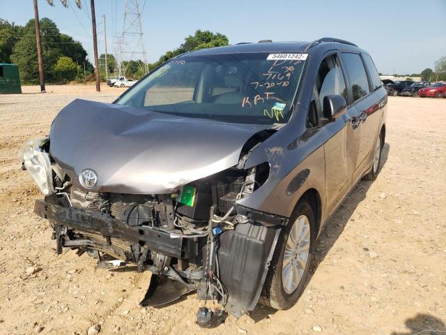 Photo 2 from auction – 2011 TOYOTA SIENNA XLE with VIN 5TDYK3DC9BS017169