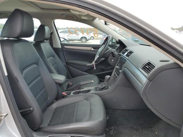Photo 5 from auction – 2015 VOLKSWAGEN PASSAT SE with VIN 1VWBV7A32FC020461