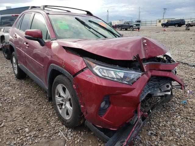 TOYOTA RAV4 XLE 2021 con VIN JTMP1RFV2MD531640 - Foto de la subasta