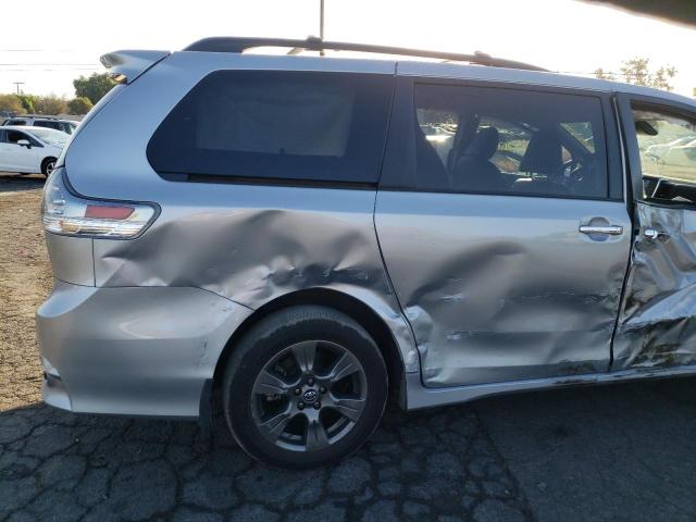 Photo 9 from auction – 2019 TOYOTA SIENNA SE with VIN 5TDEZ3DC7KS216669