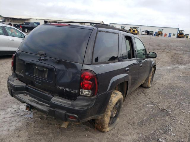 Photo 4 from auction – 2004 CHEVROLET TRAILBLAZE with VIN 1GNDT13S042110379