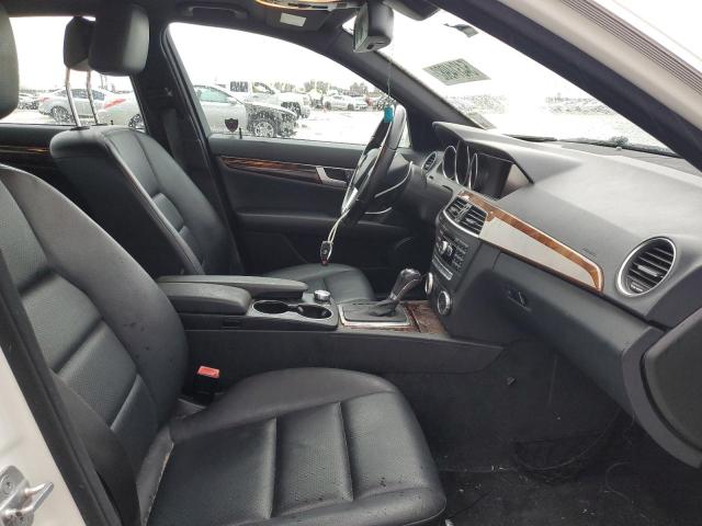 Photo 5 from auction – 2012 MERCEDES-BENZ C 250 with VIN WDDGF4HB3CA671385