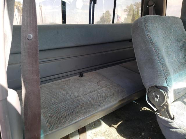 Photo 6 from auction – 1996 FORD F250 with VIN 1FTHX26G6TEA47202