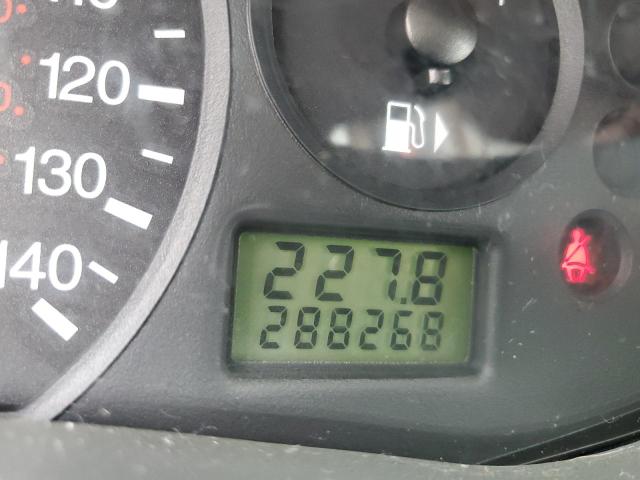 Photo 8 from auction – 2005 FORD FOCUS ZX4 with VIN 1FAFP34N95W200852