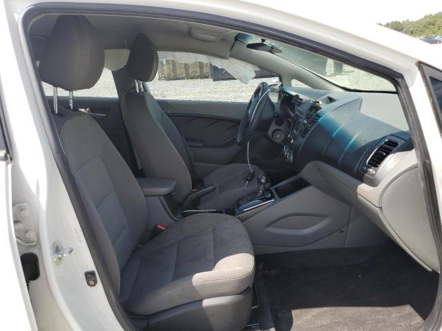 Photo 5 from auction – 2017 KIA FORTE LX with VIN 3KPFK4A77HE074901
