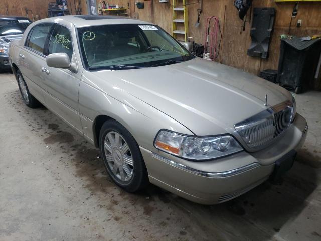 LINCOLN TOWN CAR U 2004 with VIN 1LNHM83W34Y678525 - Photo from auction