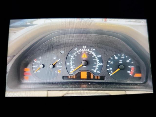 Photo 8 from auction – 1999 MERCEDES-BENZ E 320 with VIN WDBJF65H3XA776646