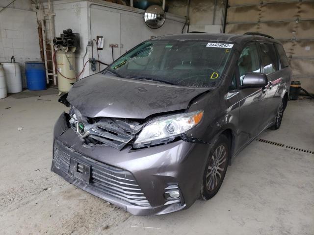 Photo 2 from auction – 2018 TOYOTA SIENNA XLE with VIN 5TDYZ3DC3JS936191