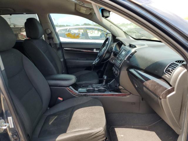 Photo 5 from auction – 2015 KIA SORENTO LX with VIN 5XYKTDA65FG596414