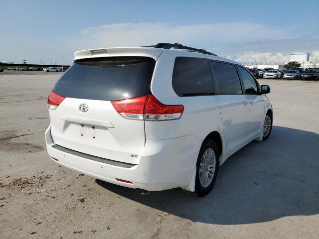 Photo 4 from auction – 2013 TOYOTA SIENNA XLE with VIN 5TDYK3DC8DS387905
