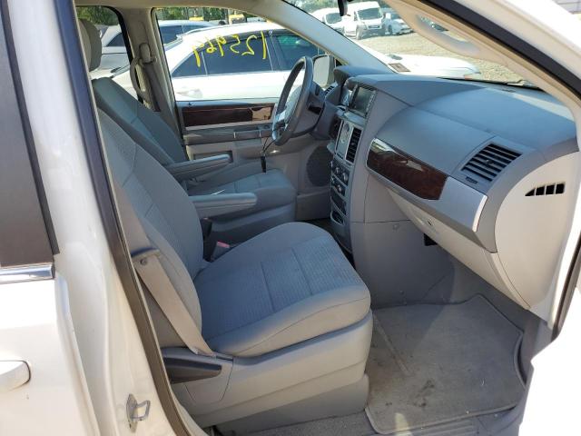 Photo 5 from auction – 2010 CHRYSLER TOWN & COU with VIN 2A4RR5D15AR158736