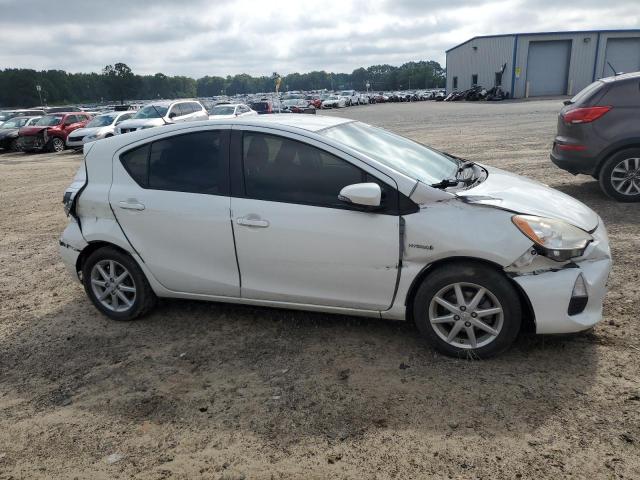 Photo 9 from auction – 2013 TOYOTA PRIUS C with VIN JTDKDTB35D1551384