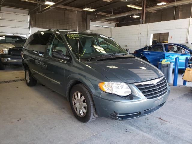 CHRYSLER TOWN & COU 2005 with VIN 2C4GP54L95R581801 - Photo from auction