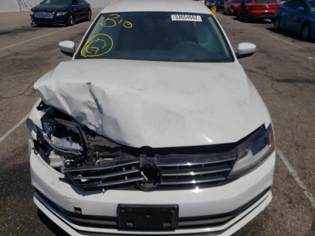 Photo 9 from auction – 2018 VOLKSWAGEN JETTA S with VIN 3VW2B7AJ2JM254484