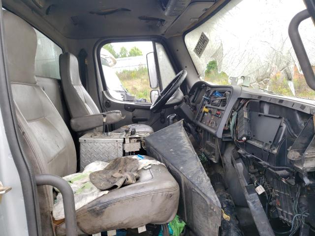 Photo 5 from auction – 2006 FREIGHTLINER M2 112 MED with VIN 1FVSC5DE06HW37648