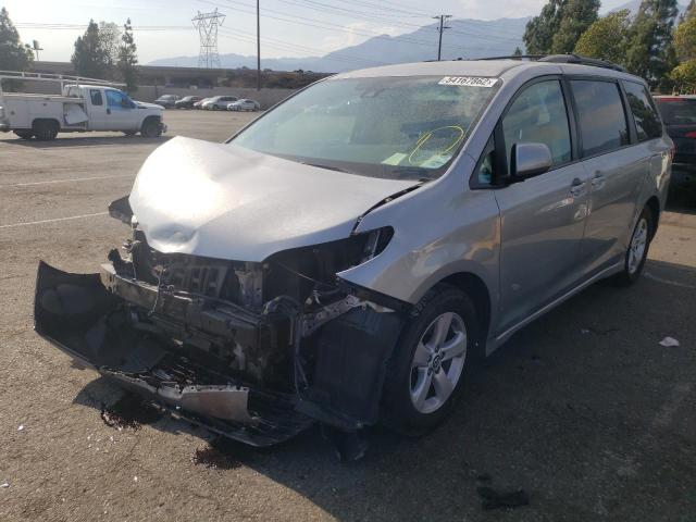 Photo 2 from auction – 2018 TOYOTA SIENNA LE with VIN 5TDKZ3DC9JS957925