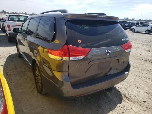Photo 3 from auction – 2013 TOYOTA SIENNA XLE with VIN 5TDYK3DC6DS322616