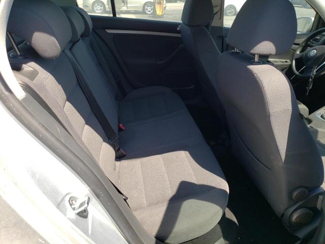 Photo 6 from auction – 2007 VOLKSWAGEN RABBIT with VIN WVWDS71K27W223832