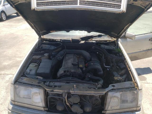 Photo 7 from auction – 1994 MERCEDES-BENZ E 320 with VIN WDBEA32E7RC068982