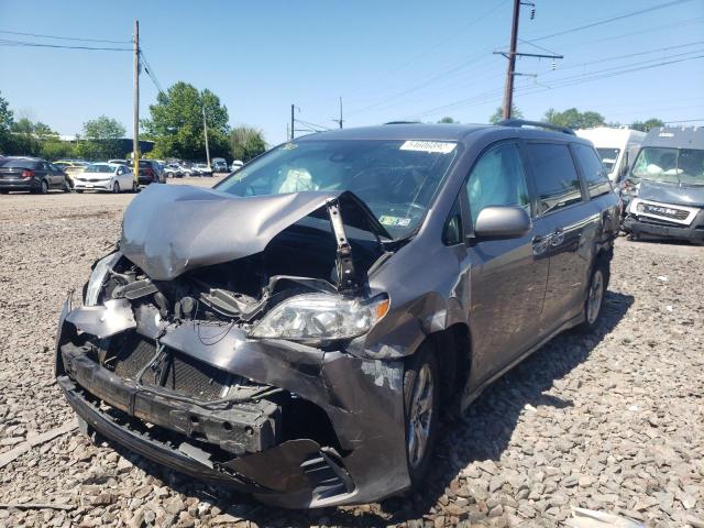 Photo 2 from auction – 2018 TOYOTA SIENNA LE with VIN 5TDKZ3DC2JS942277