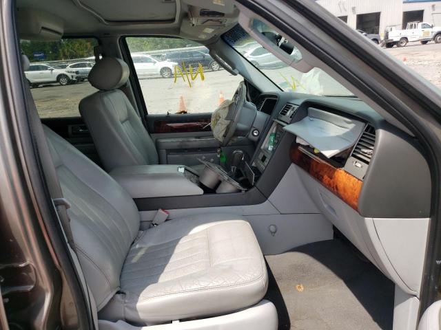 Photo 5 from auction – 2004 LINCOLN NAVIGATOR with VIN 5LMFU27RX4LJ06144