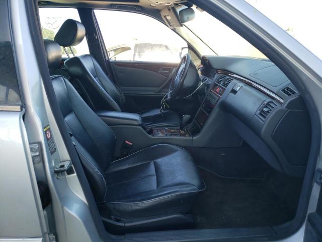 Photo 5 from auction – 2001 MERCEDES-BENZ E 430 with VIN WDBJF70J81B241328