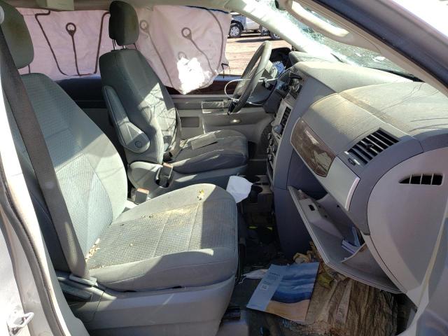 Photo 5 from auction – 2010 CHRYSLER TOWN & COU with VIN 2A4RR5D17AR491827