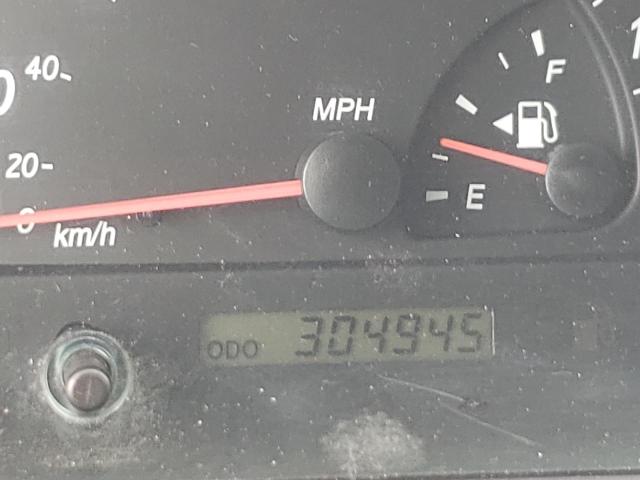 Photo 8 from auction – 2002 TOYOTA CAMRY LE with VIN JTDBE32K720044056