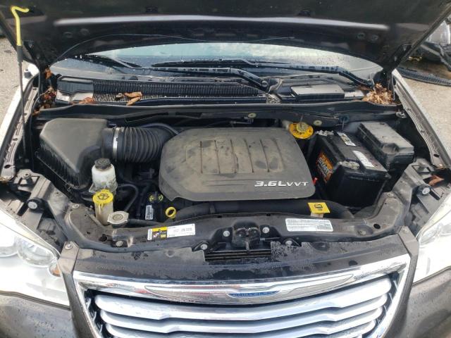 Photo 7 from auction – 2016 CHRYSLER TOWN & COU with VIN 2C4RC1BGXGR255088