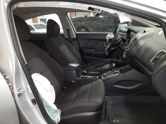 Photo 5 from auction – 2017 KIA FORTE LX with VIN 3KPFK4A76HE076817