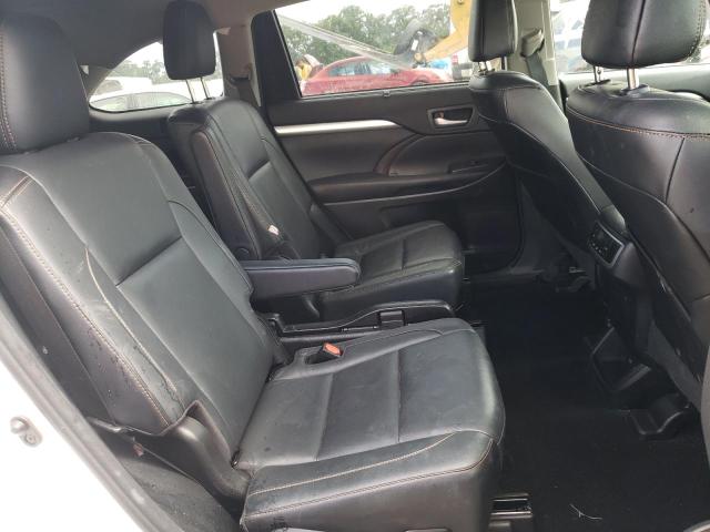 Photo 6 from auction – 2017 TOYOTA HIGHLANDER with VIN 5TDKZRFH0HS523754