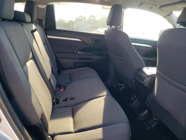 Photo 6 from auction – 2016 TOYOTA HIGHLANDER with VIN 5TDBKRFH7GS265140
