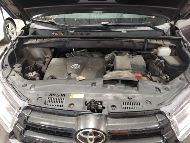 Photo 7 from auction – 2017 TOYOTA HIGHLANDER with VIN 5TDJZRFHXHS427299