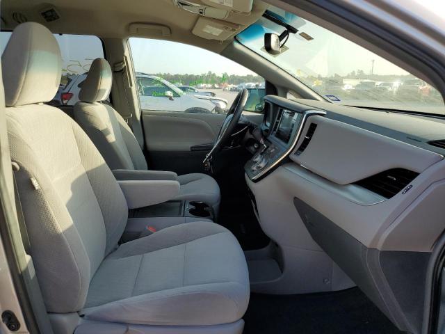 Photo 5 from auction – 2017 TOYOTA SIENNA LE with VIN 5TDKZ3DCXHS887880