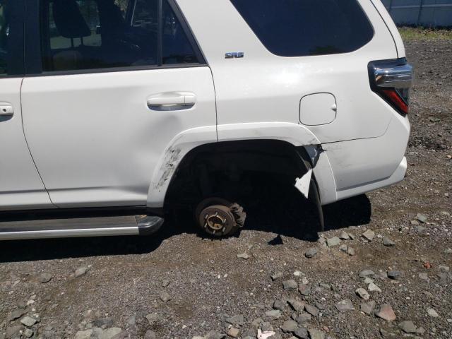 Photo 9 from auction – 2019 TOYOTA 4RUNNER SR with VIN JTEBU5JR0K5657292