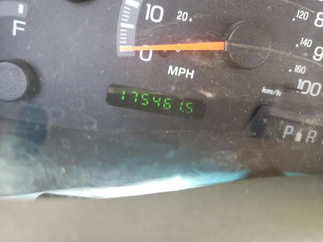 Photo 8 from auction – 2002 FORD F150 SUPER with VIN 1FTRW08L22KB62899