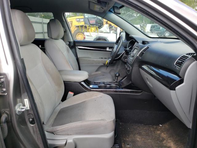 Photo 5 from auction – 2015 KIA SORENTO LX with VIN 5XYKTCA62FG613843