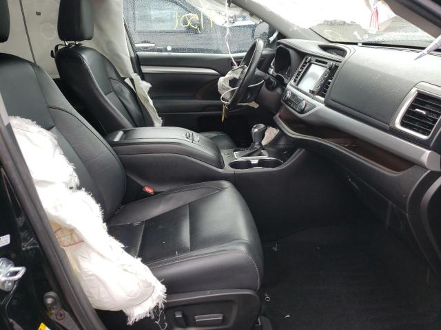 Photo 5 from auction – 2017 TOYOTA HIGHLANDER with VIN 5TDKZRFH9HS516060