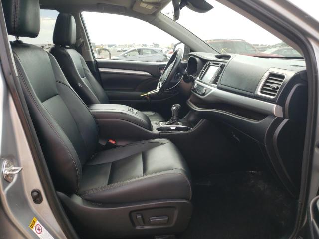 Photo 5 from auction – 2017 TOYOTA HIGHLANDER with VIN 5TDKZRFH7HS522245