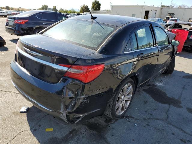 Photo 4 from auction – 2013 CHRYSLER 200 LX with VIN 1C3CCBAB1DN669925